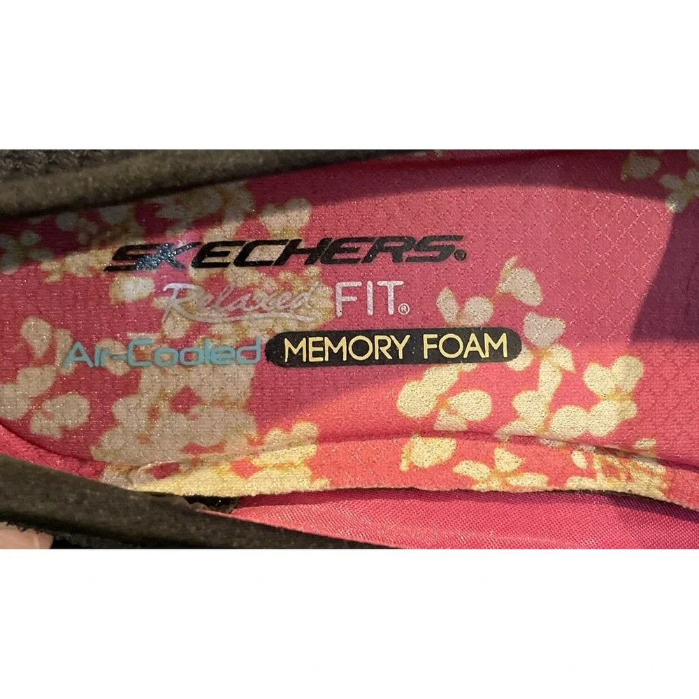 Skechers Womens 8.5 Relaxed Fit Slip On Shoes Black‎ Suede Memory Foam 22907
